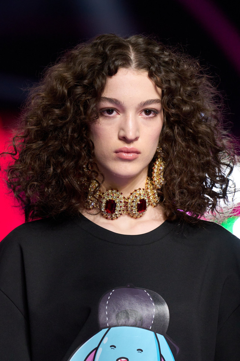 00066-dolce-and-gabbana-fall-2022-ready-to-wear-milan-details-credit-gorunway.jpg