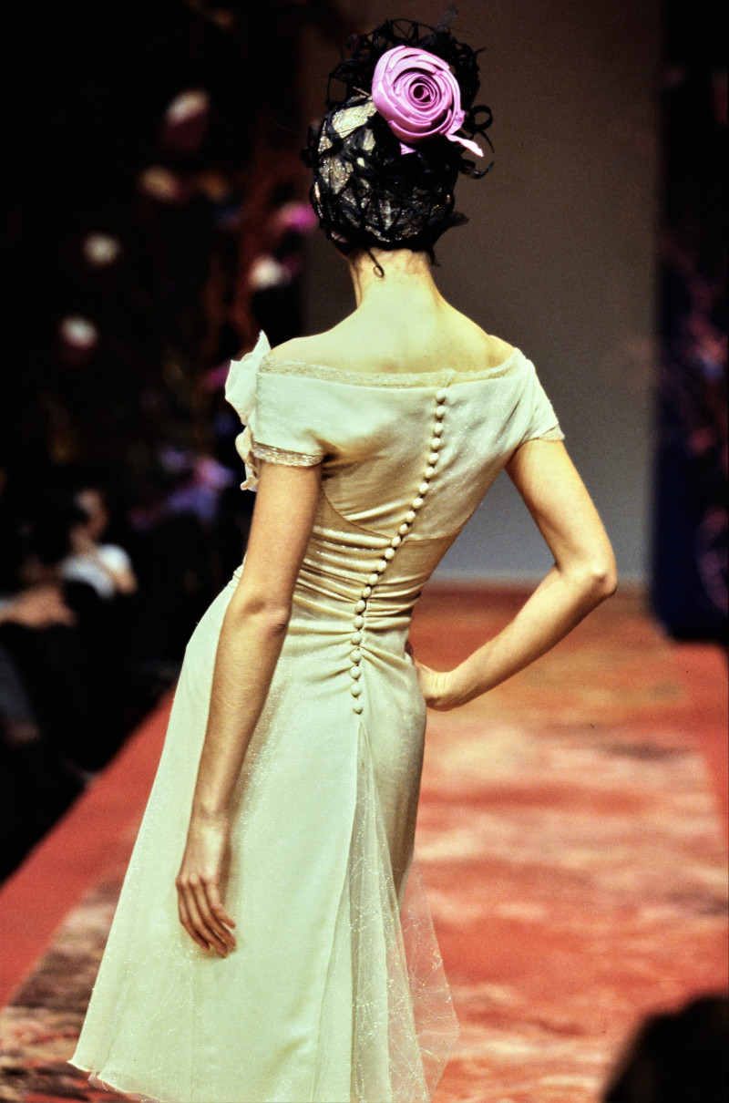 017-christian-lacroix-spring-1999-couture-detail-CN10056925.jpg