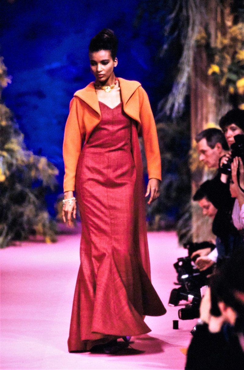 040-christian-lacroix-spring-1988-couture-CN10053759.jpg