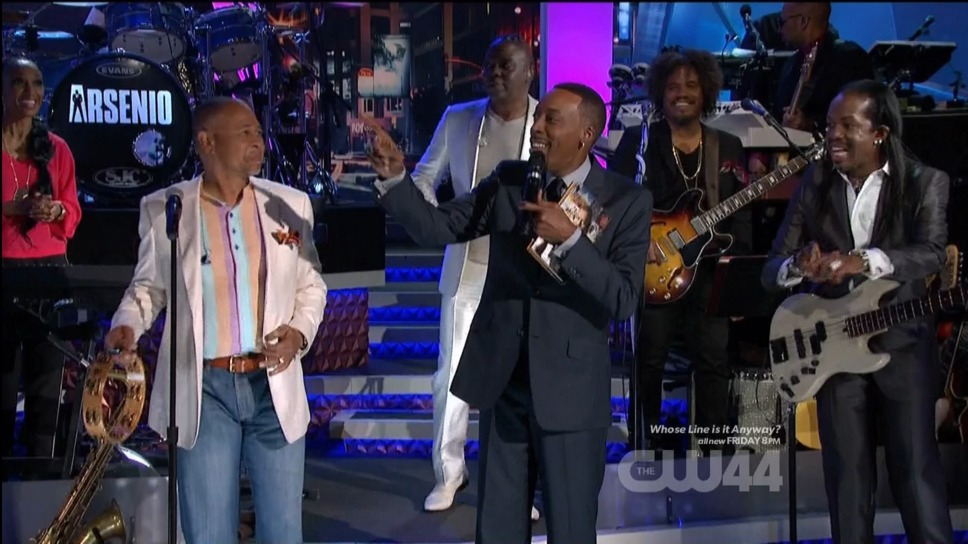 Earth Wind  Fire - Arsenio Hall Show.ts_20220626_125008.746.png