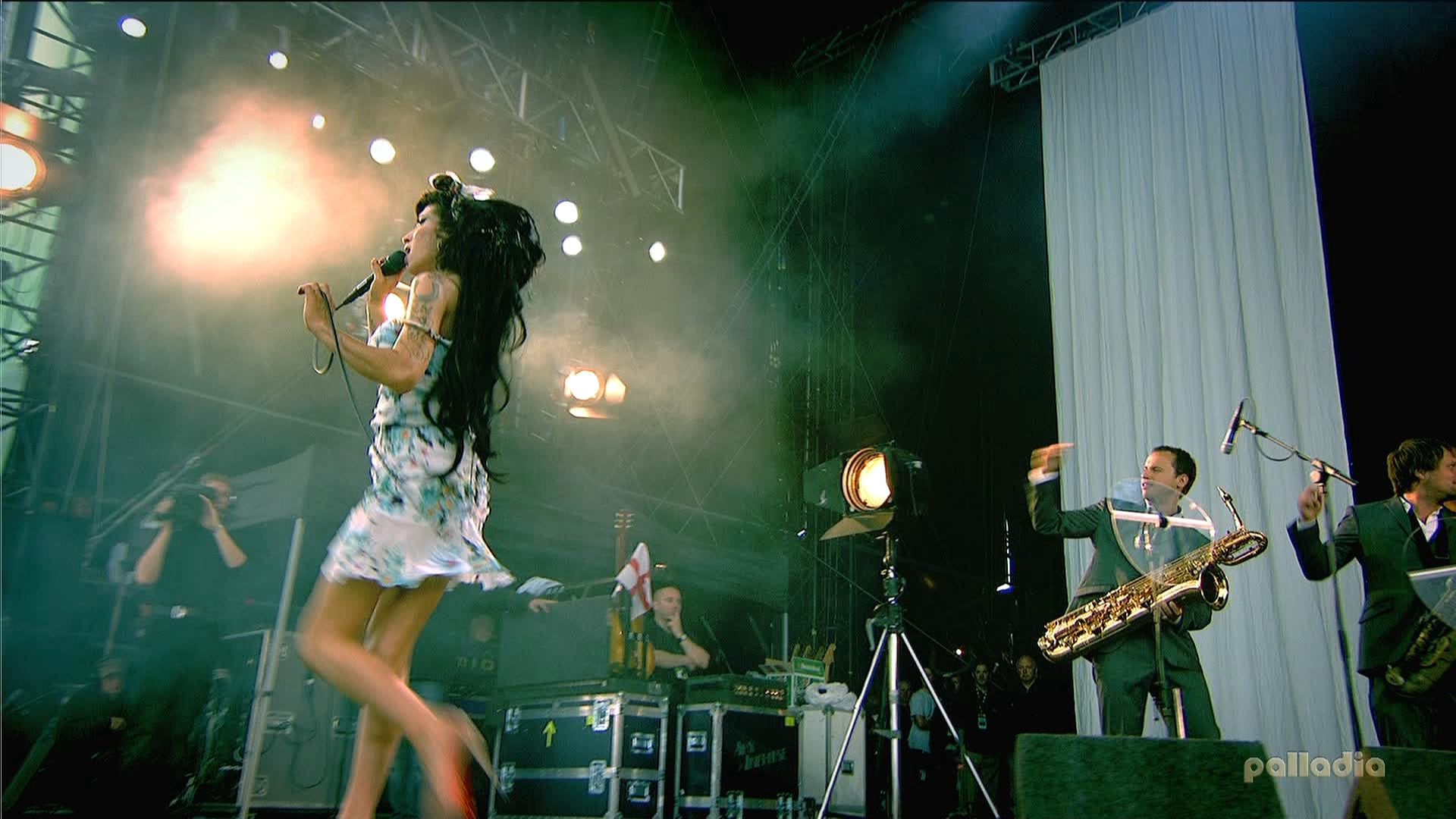 The Oxegen Music Festival In Ireland.mpg_20220626_102322.827.png