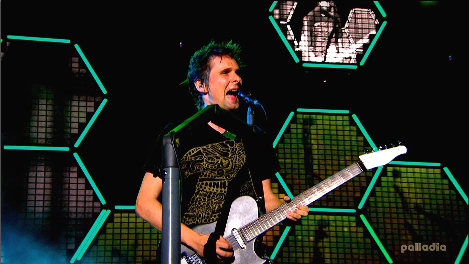 MUSE - Rock Am Ring 2010 (MTV World Stage) - PLDHD [1080i].ts_20220722_170704.473.png