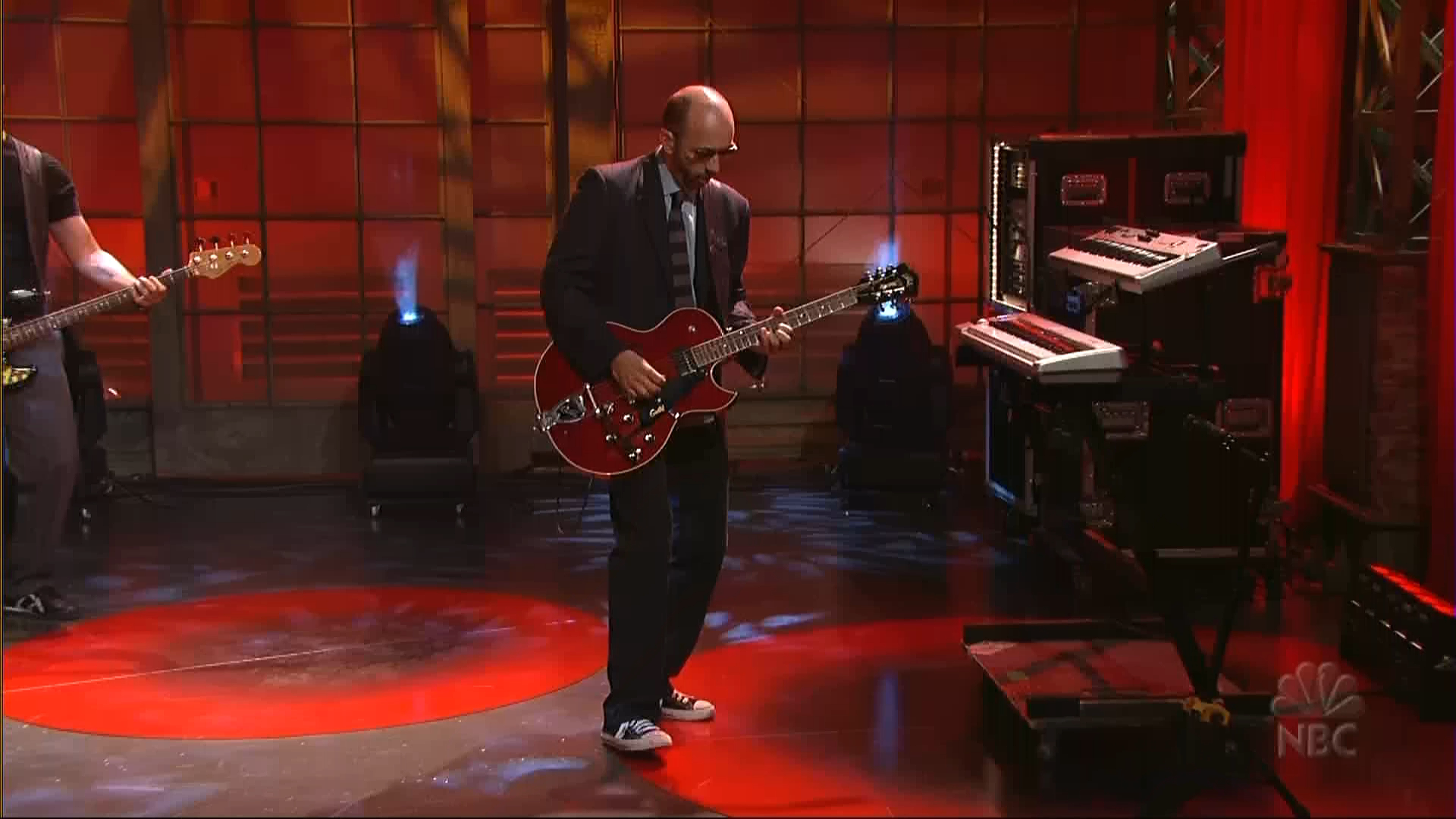 Garbage_Bleed_Like_Me_Tonight_Show_with_Jay_Leno_ 28.05.2005.TS_20220726_181618.468.png