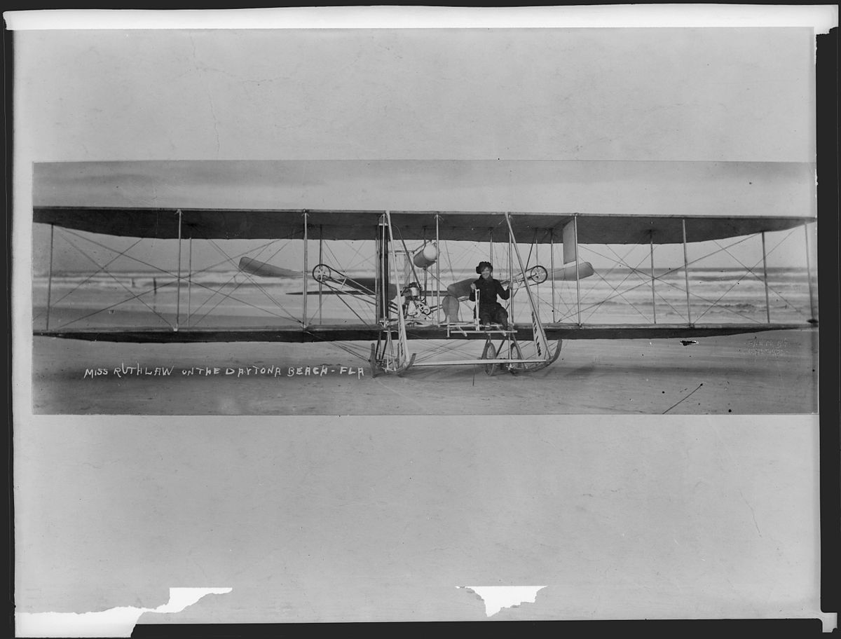 1200px-Miss_Ruth_Law_on_the_Daytona_Beach,_Florida._-_NARA_-_518854.jpg