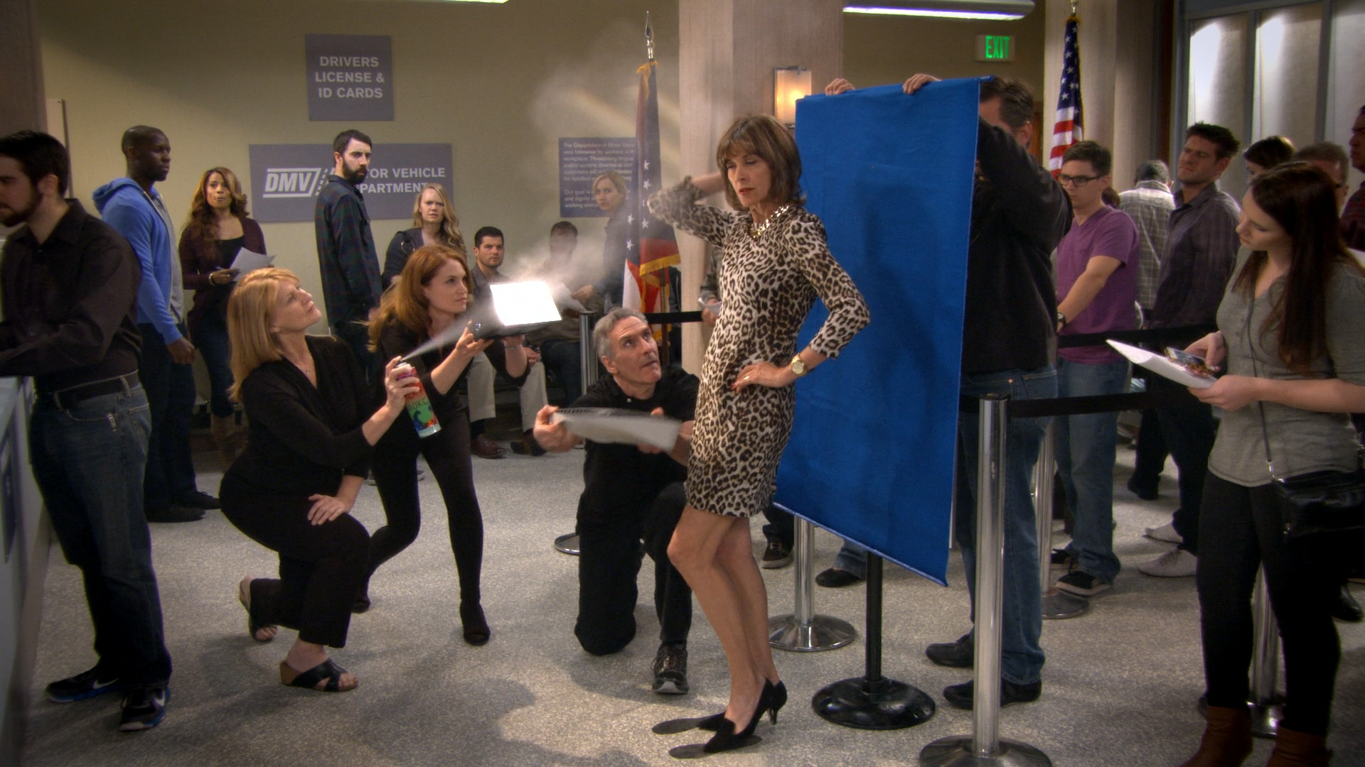 Hot.in.Cleveland.S06E18.Cleveland.Calendar.Girls.1080p.WEB-DL.H.264.Rus.Eng-@EniaHD_0001.png