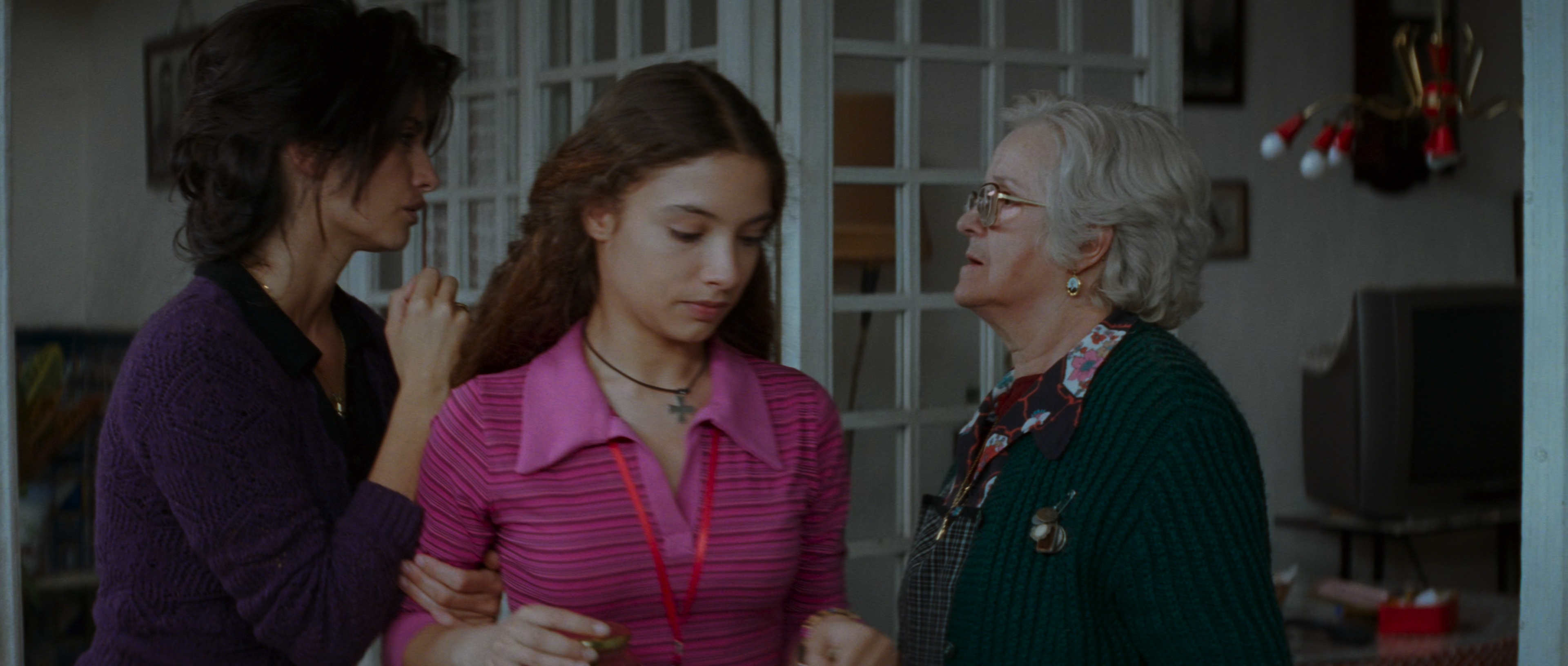 Возвращение (Volver) 2006.mkv_snapshot_00.07.20.440.jpg