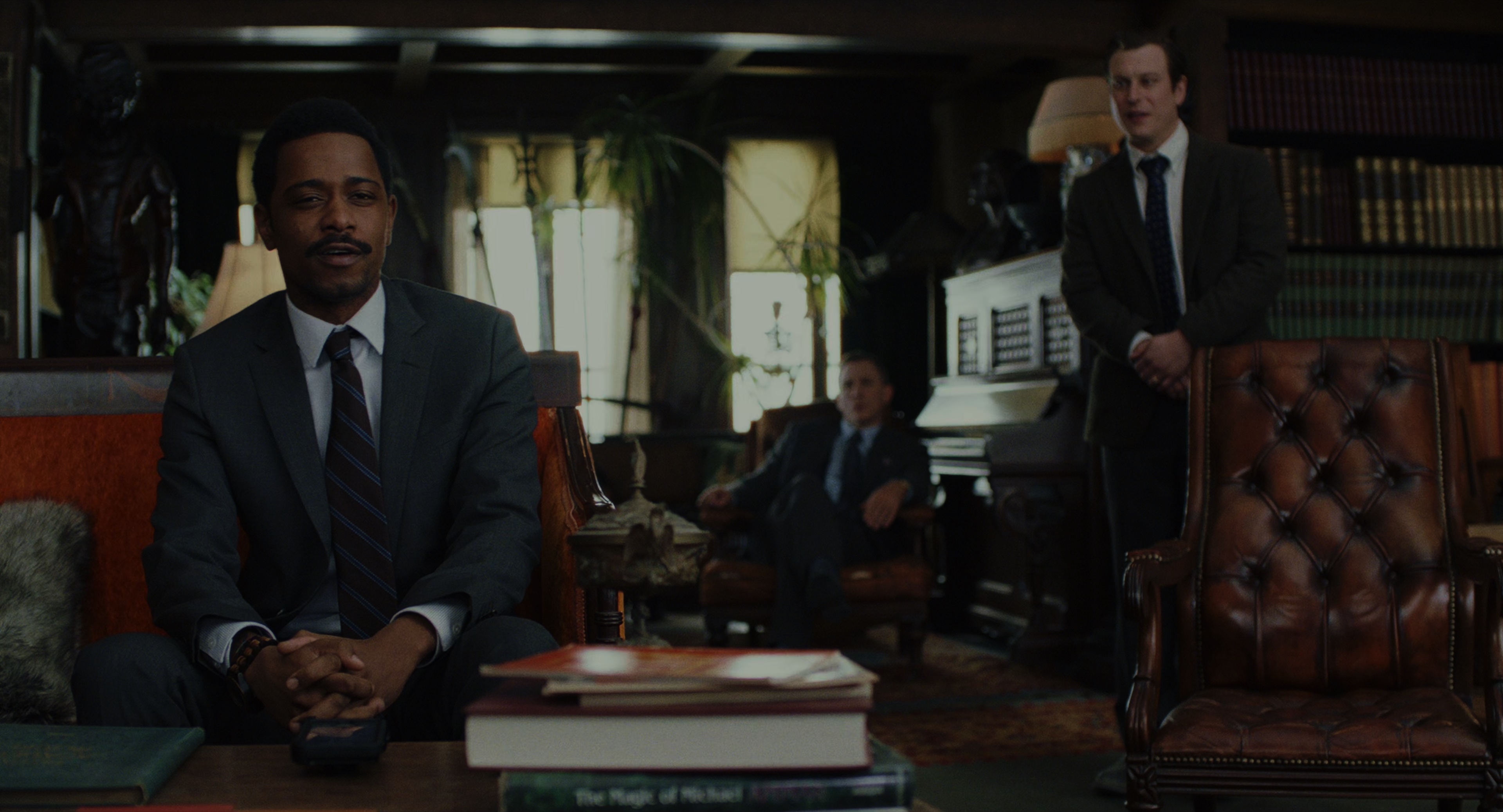 Достать ножи (Knives Out) 2019.mkv_snapshot_00.08.10.490.jpg