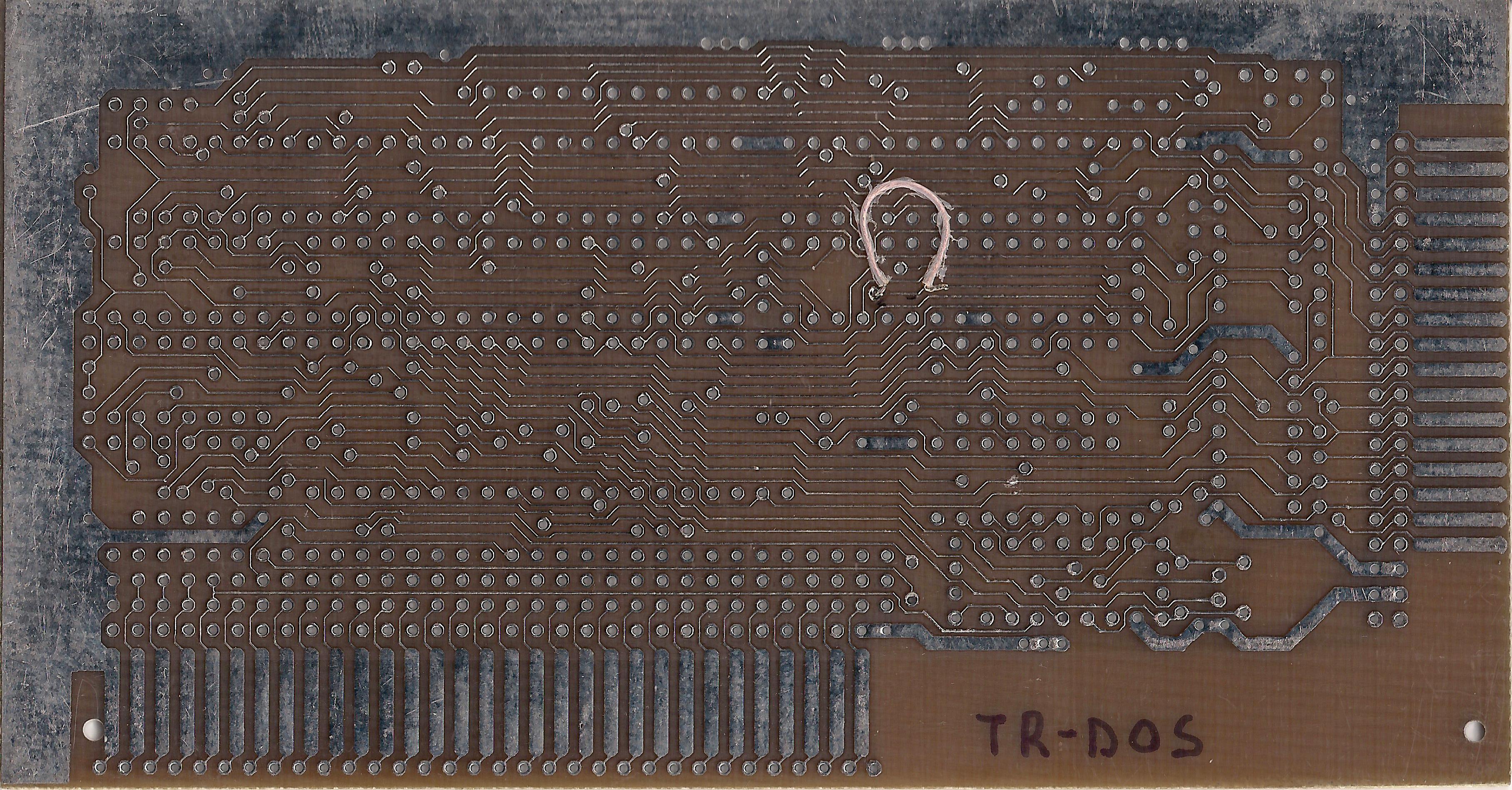 Лицевая сторона контроллера TR DOS лепесток перемычки вверх.JPG