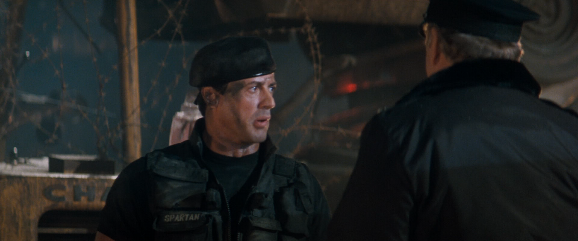Разрушитель (Demolition Man) 1993.mkv_snapshot_00.06.10.370.png