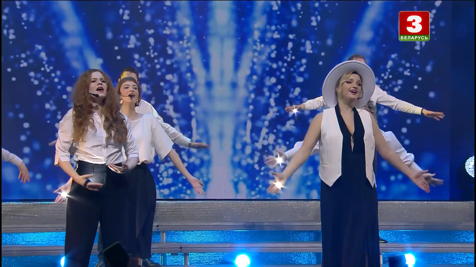 Женский хит. Молодёжный театр эстрады (2023).ts_snapshot_01.41.24.940.png
