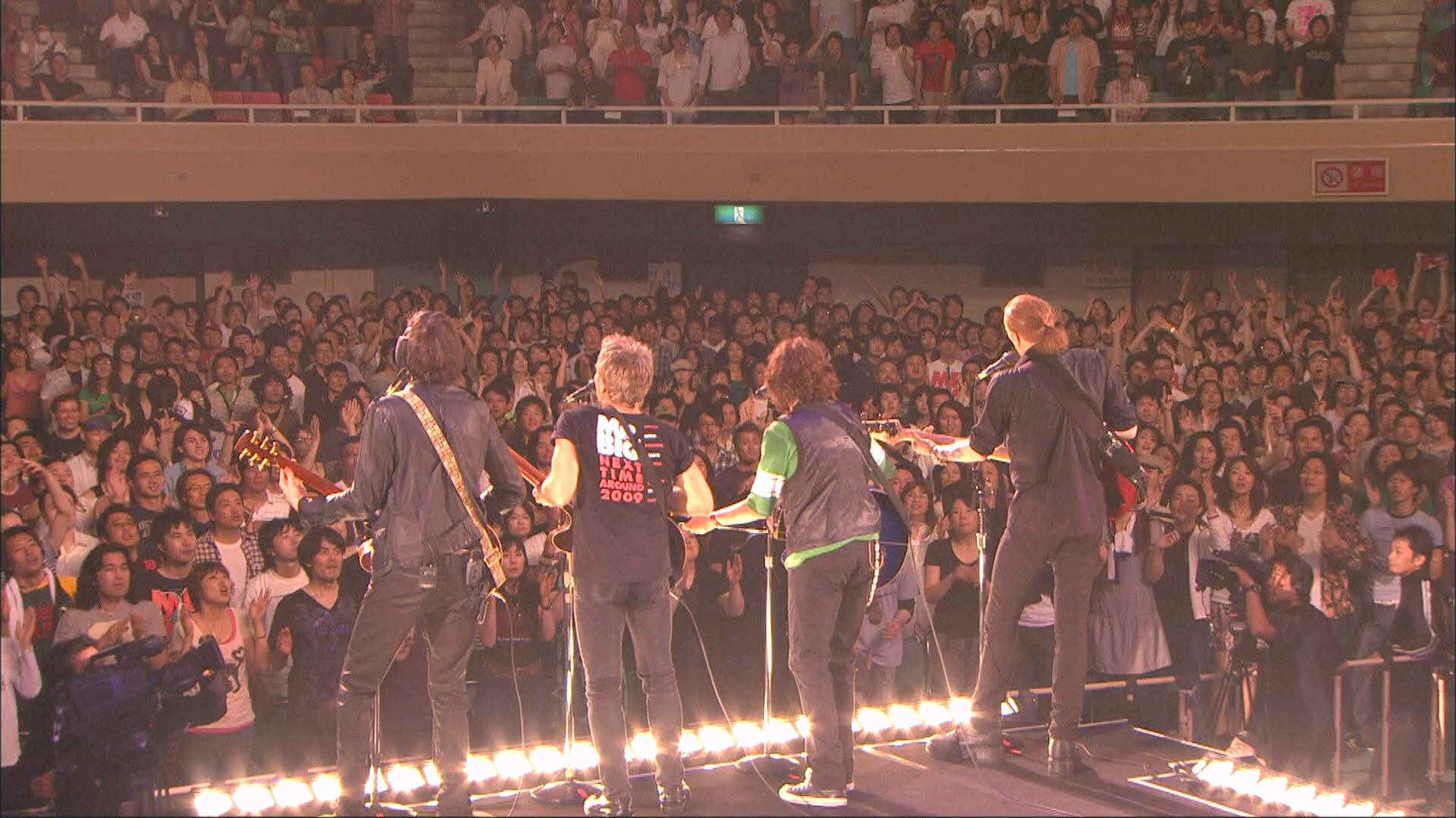 Mr. Big - Back To Budokan (Next Time Around 2009 Tour) [2011, Hard rock, BDRip 1080p].mkv_20230415_094041.326.png
