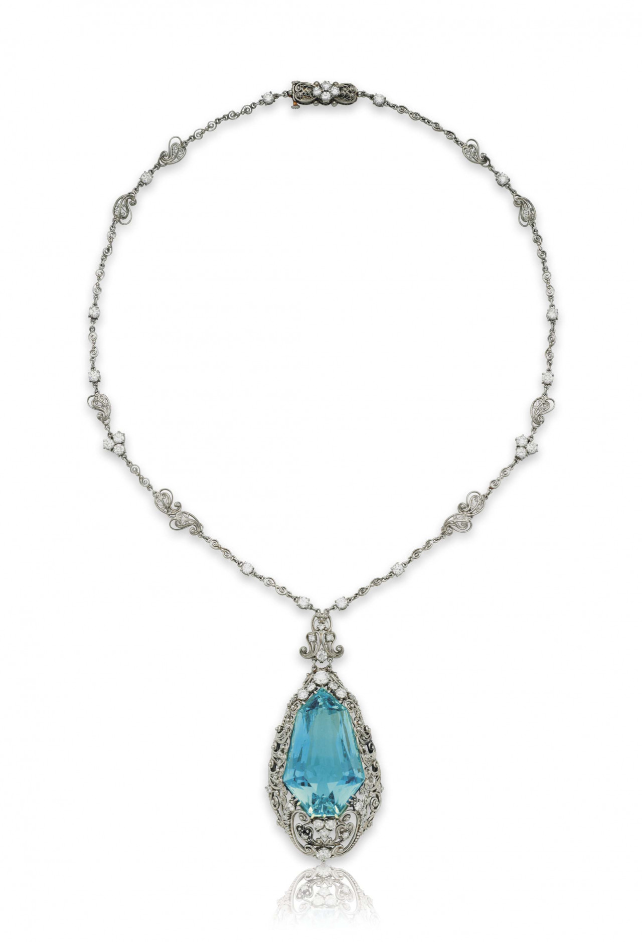 2017_NYR_14760_0136_000(an_aquamarine_and_diamond_pendant_necklace_by_louis_comfort_tiffany_ti092934).jpg