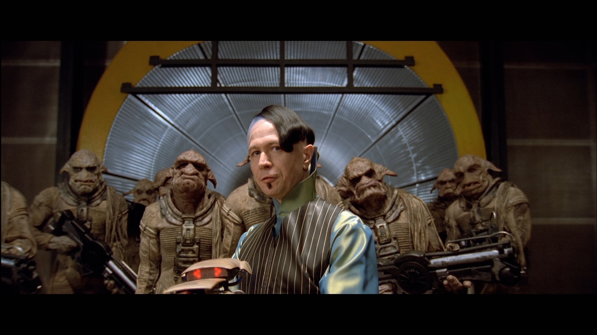 The.Fifth.Element.1997.[NORDIC].BDRemux.1080p.DTS-HD.MA.5.1(Rus).mkv_snapshot_00.49.31.833.jpg
