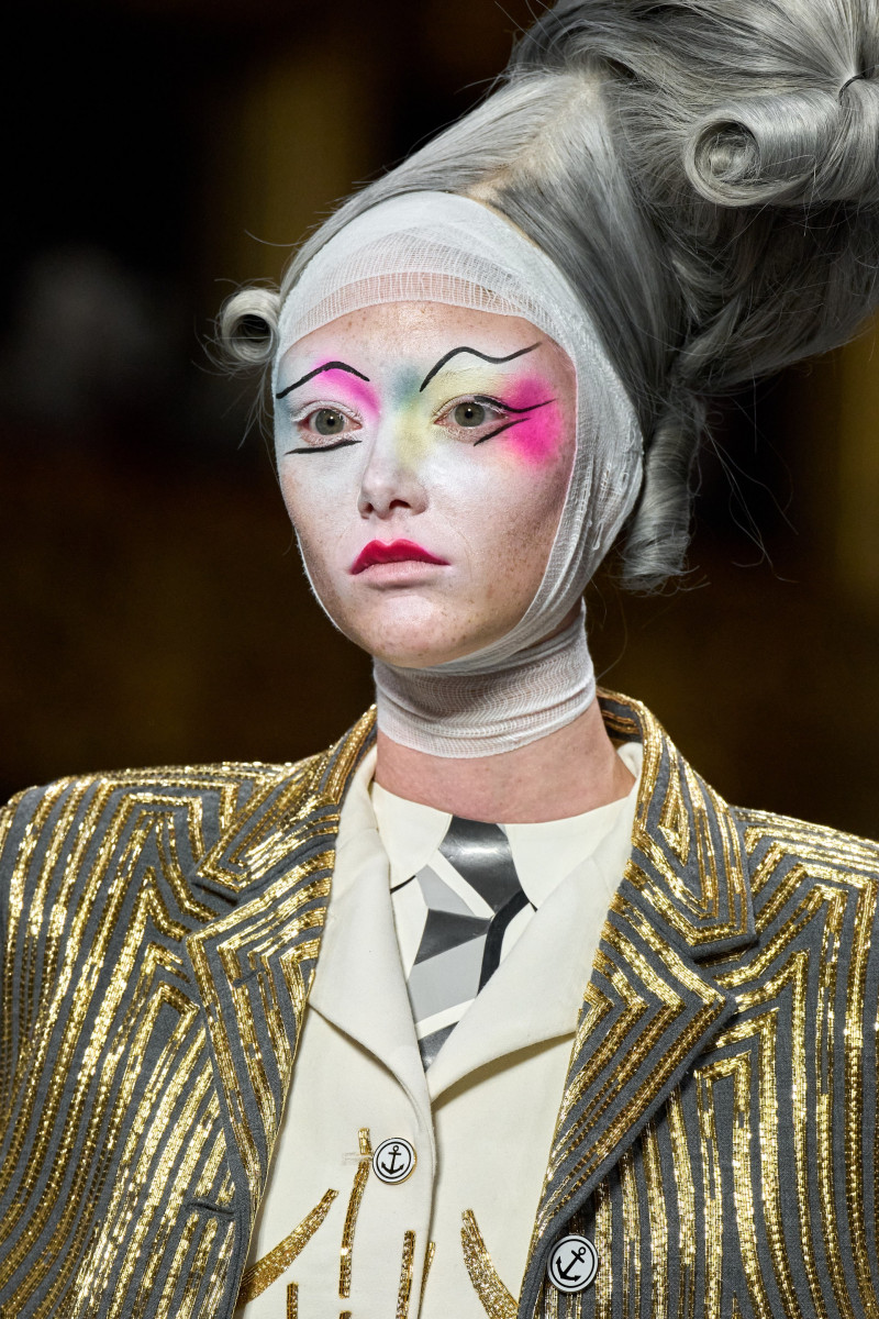 00062-thom-browne-fall-2023-couture-details-credit-gorunway.jpg