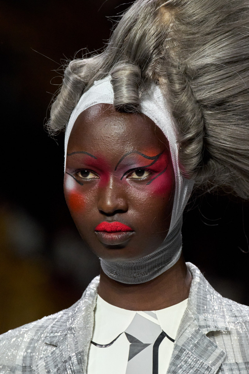 00099-thom-browne-fall-2023-couture-details-credit-gorunway.jpg