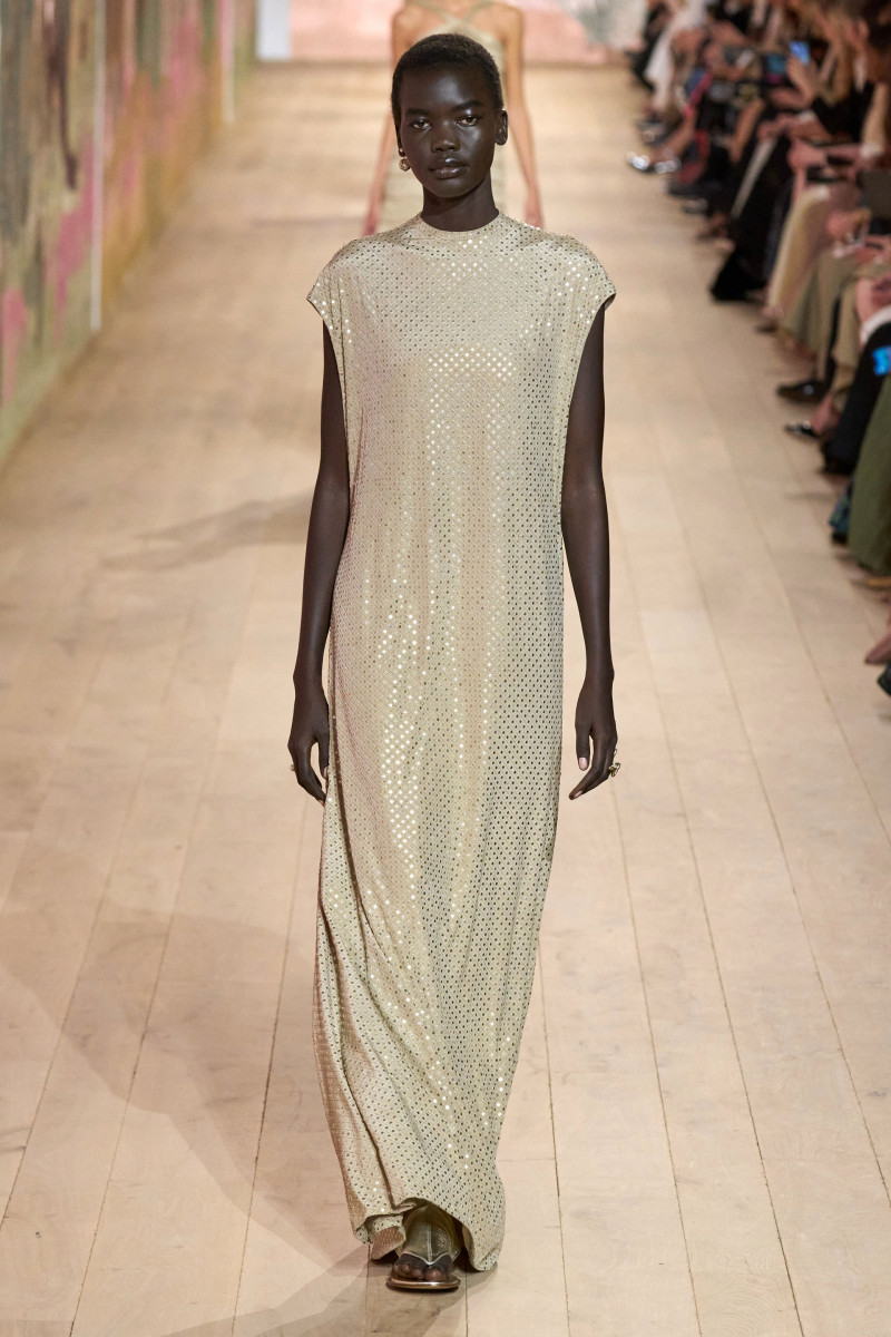 00058-dior-fall-2023-couture-credit-gorunway.jpg
