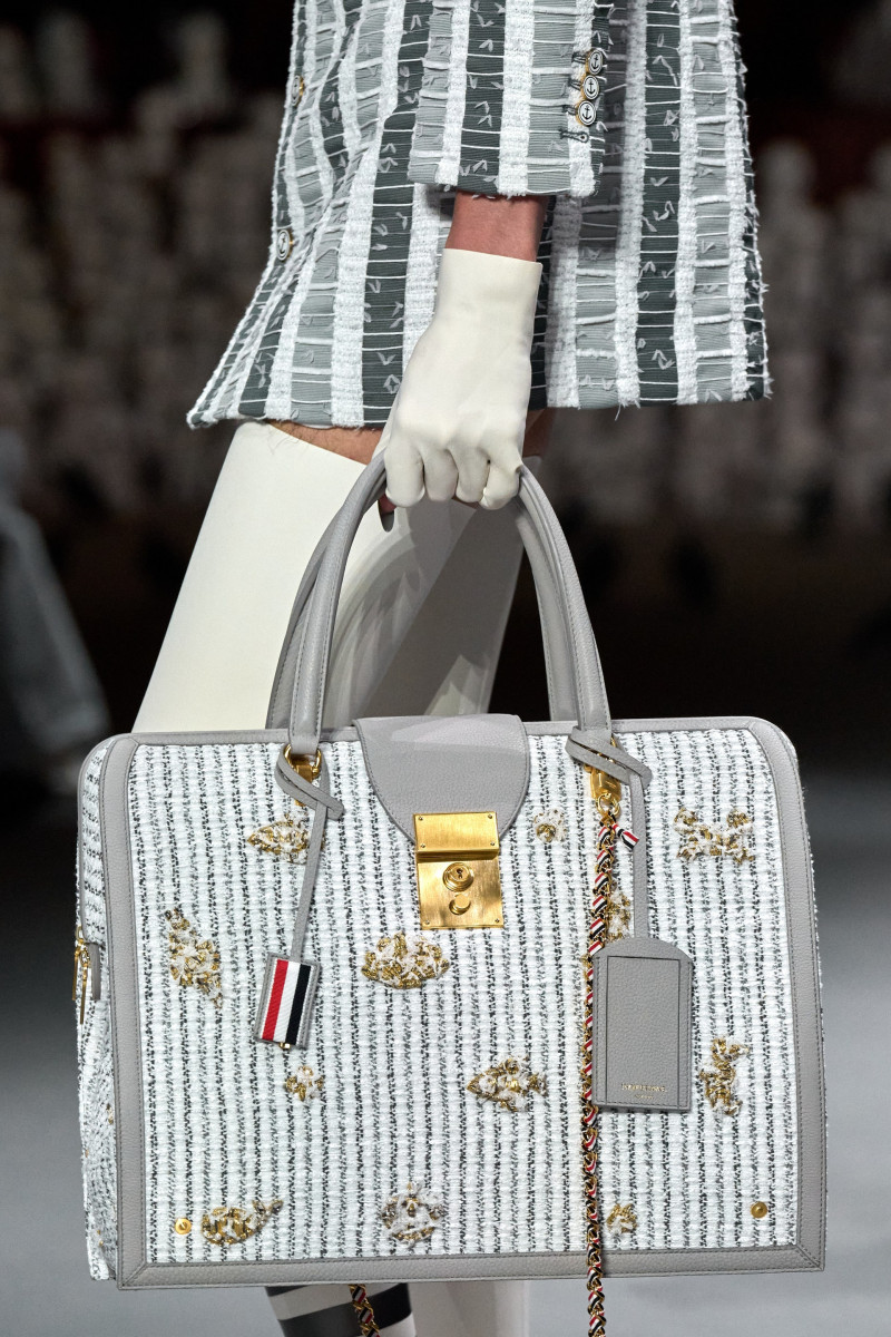 00085-thom-browne-fall-2023-couture-details-credit-gorunway.jpg