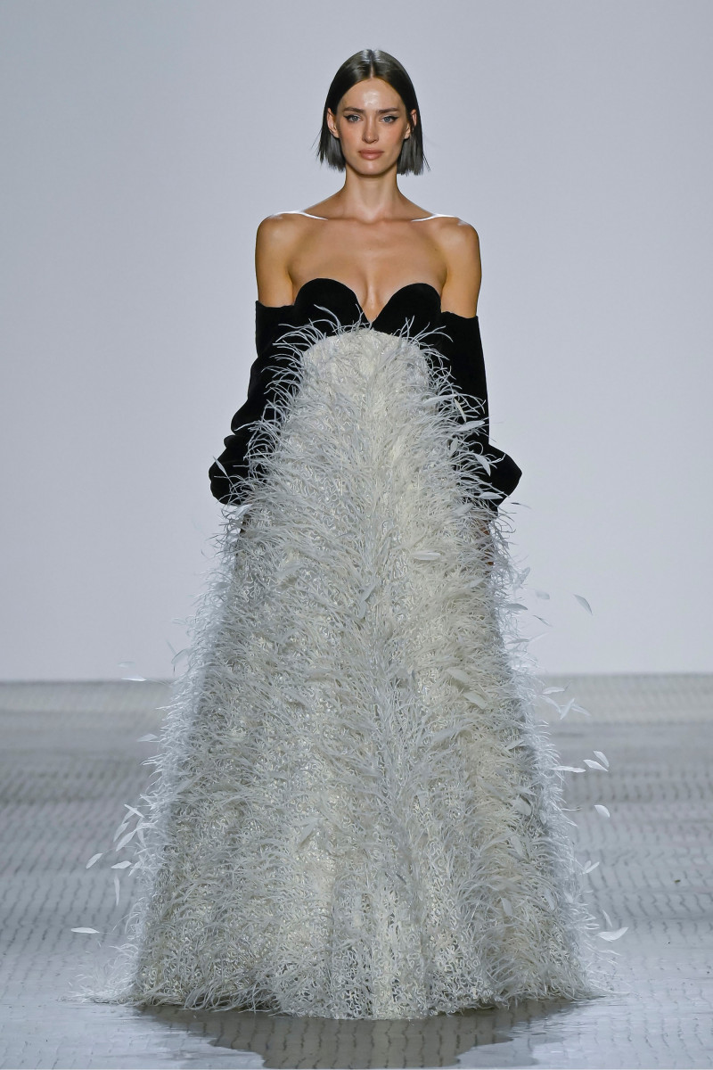 00045-celia-kritharioti-fall-2023-couture-credit-brand.jpg