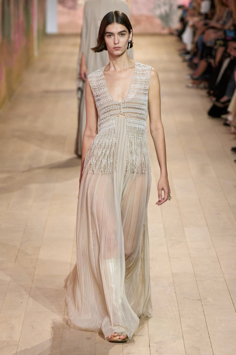 00024-dior-fall-2023-couture-credit-gorunway.jpg