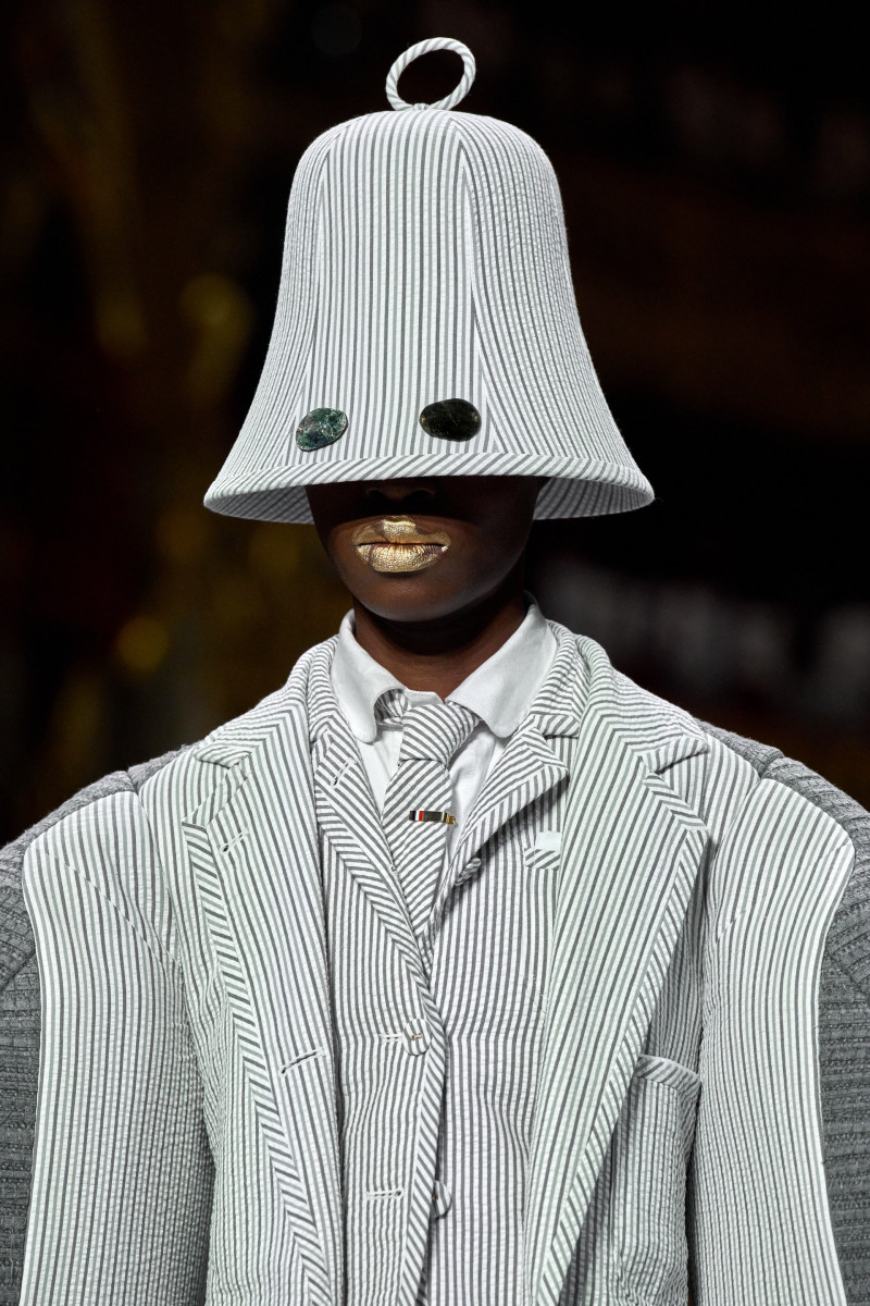 00049-thom-browne-fall-2023-couture-details-credit-gorunway.jpg