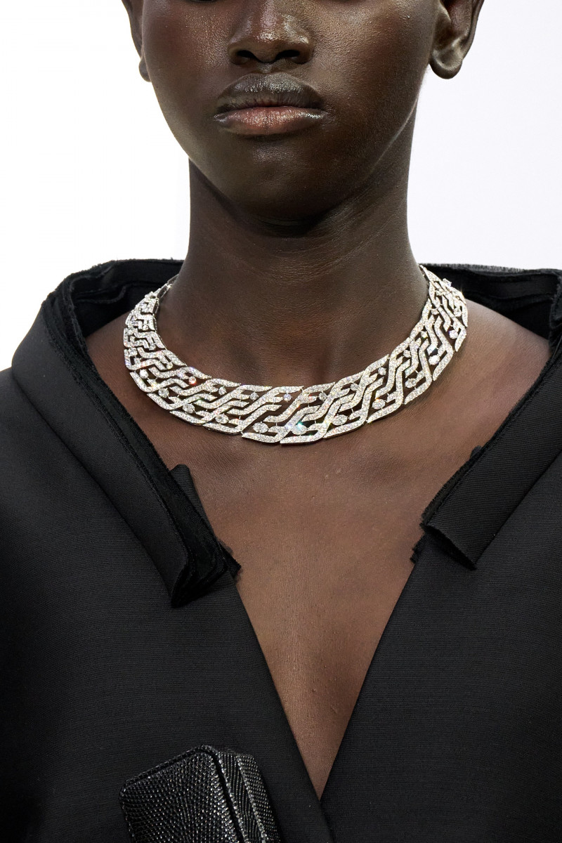 00020-fendi-fall-2023-couture-details-credit-gorunway.jpg