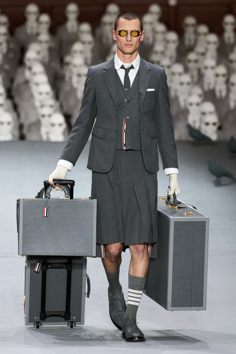 00002-thom-browne-fall-2023-couture-credit-gorunway.jpg
