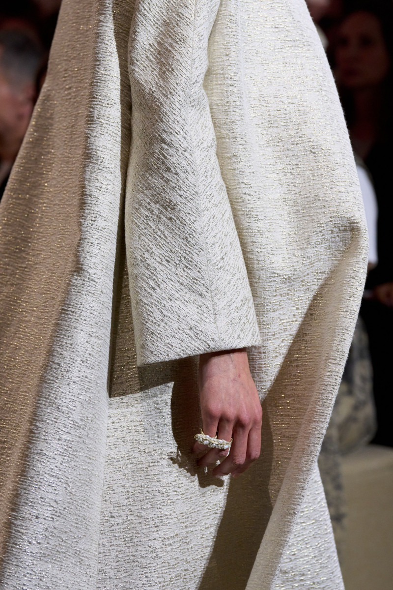 00104-christian-dior-fall-2023-couture-details-credit-gorunway.jpg
