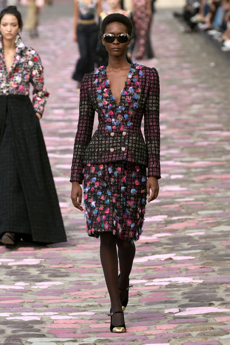 00030-chanel-fall-2023-couture-credit-gorunway.jpg