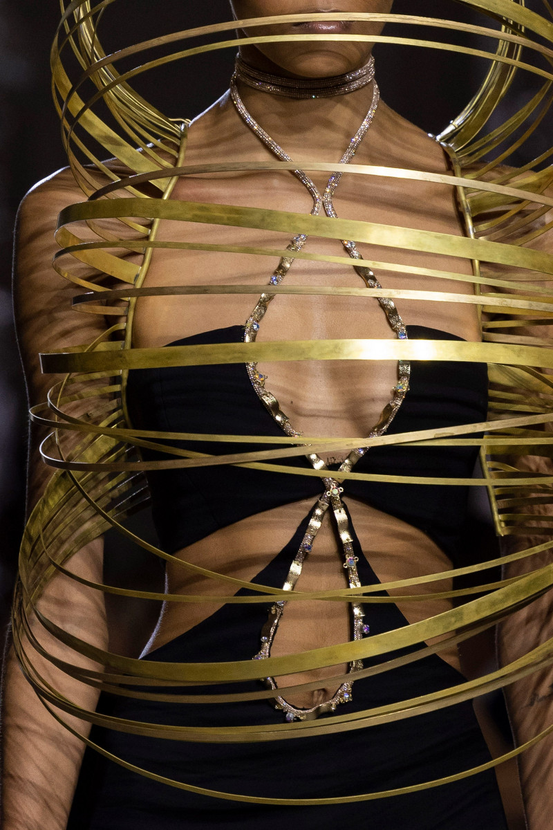 00043-celia-kritharioti-fall-2023-couture-details-credit-brand.jpg