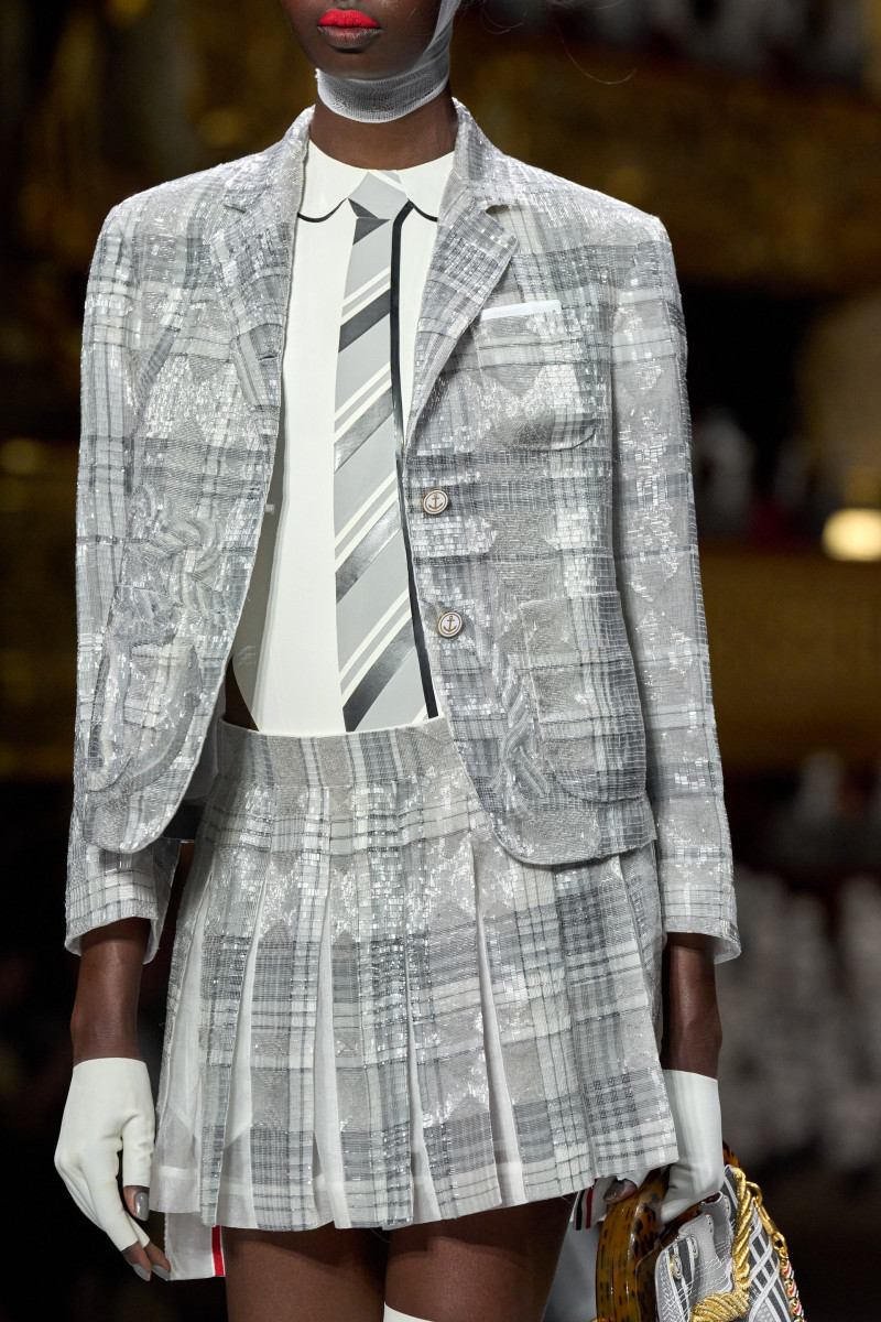 00100-thom-browne-fall-2023-couture-details-credit-gorunway.jpg