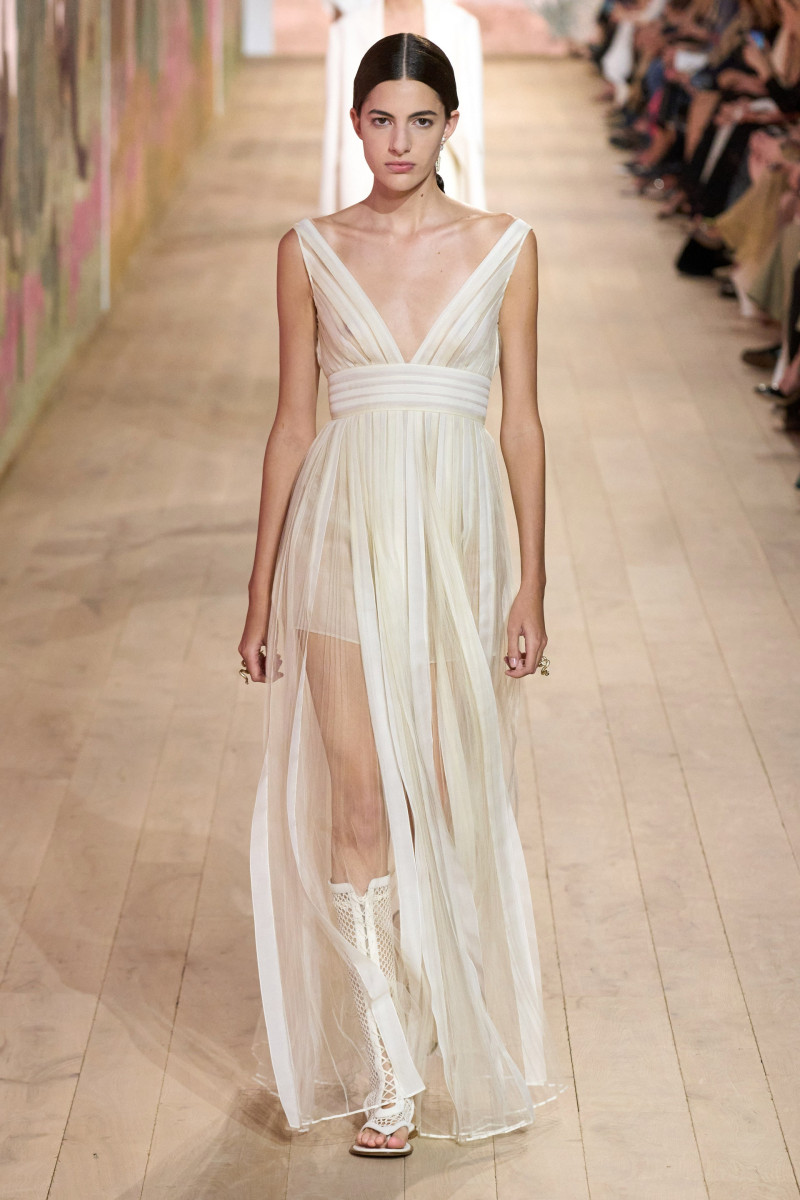 00007-dior-fall-2023-couture-credit-gorunway.jpg
