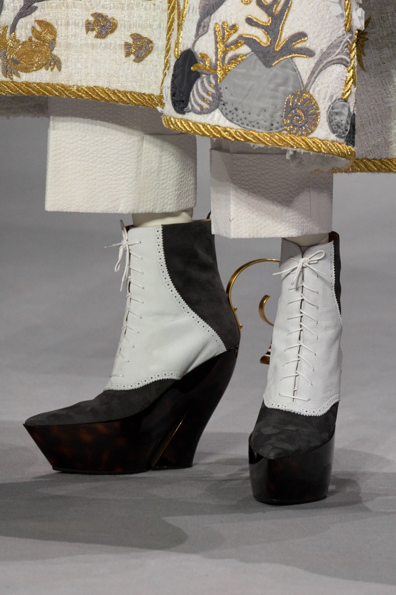 00129-thom-browne-fall-2023-couture-details-credit-gorunway.jpg