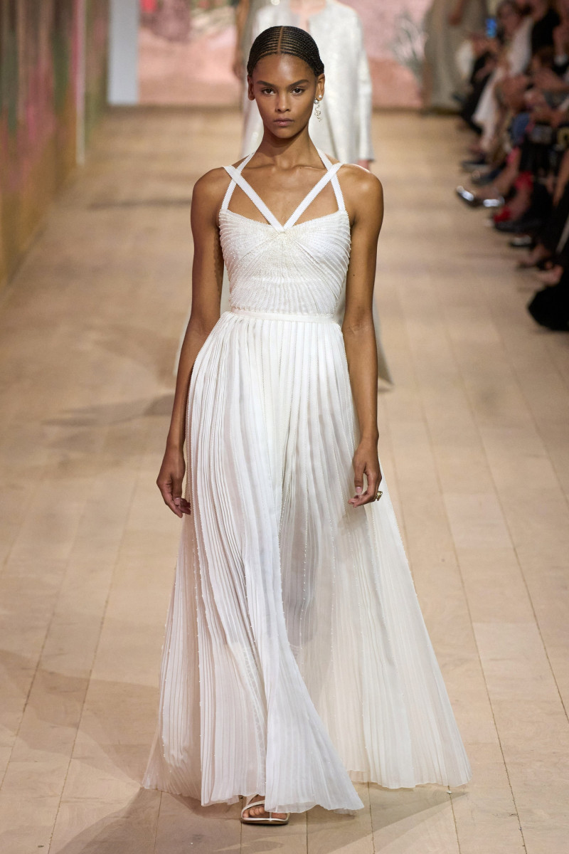 00054-dior-fall-2023-couture-credit-gorunway.jpg