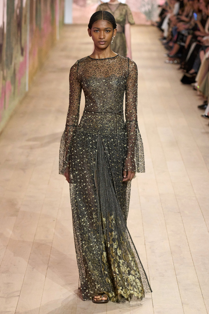 00033-dior-fall-2023-couture-credit-gorunway.jpg