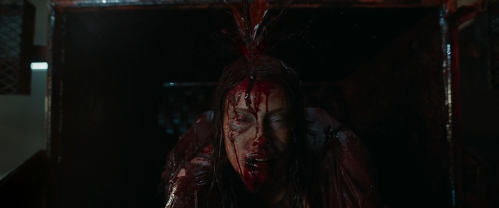 Evil.Dead.Rise.2023.HDRip-AVC.ExKinoRay.mkv_snapshot_01.25.16.822.png