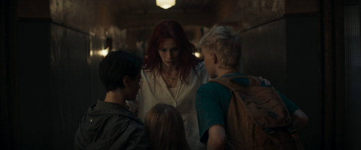 Evil.Dead.Rise.2023.HDRip-AVC.ExKinoRay.mkv_snapshot_00.22.36.105.png