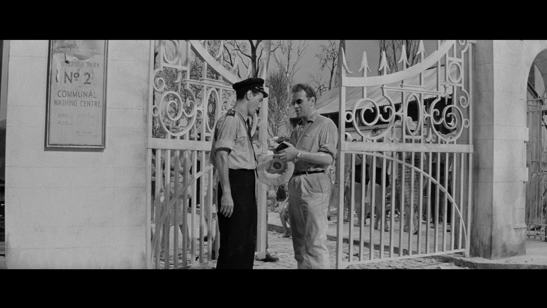 The.Day.The.Earth.Caught.Fire.1961.BFI.BDRemux.1080p[(120379)2023-07-27-15-57-33].PNG