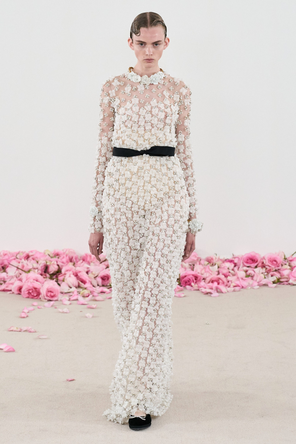 00020-giambattista-valli-fall-2023-couture-credit-gorunway.jpg