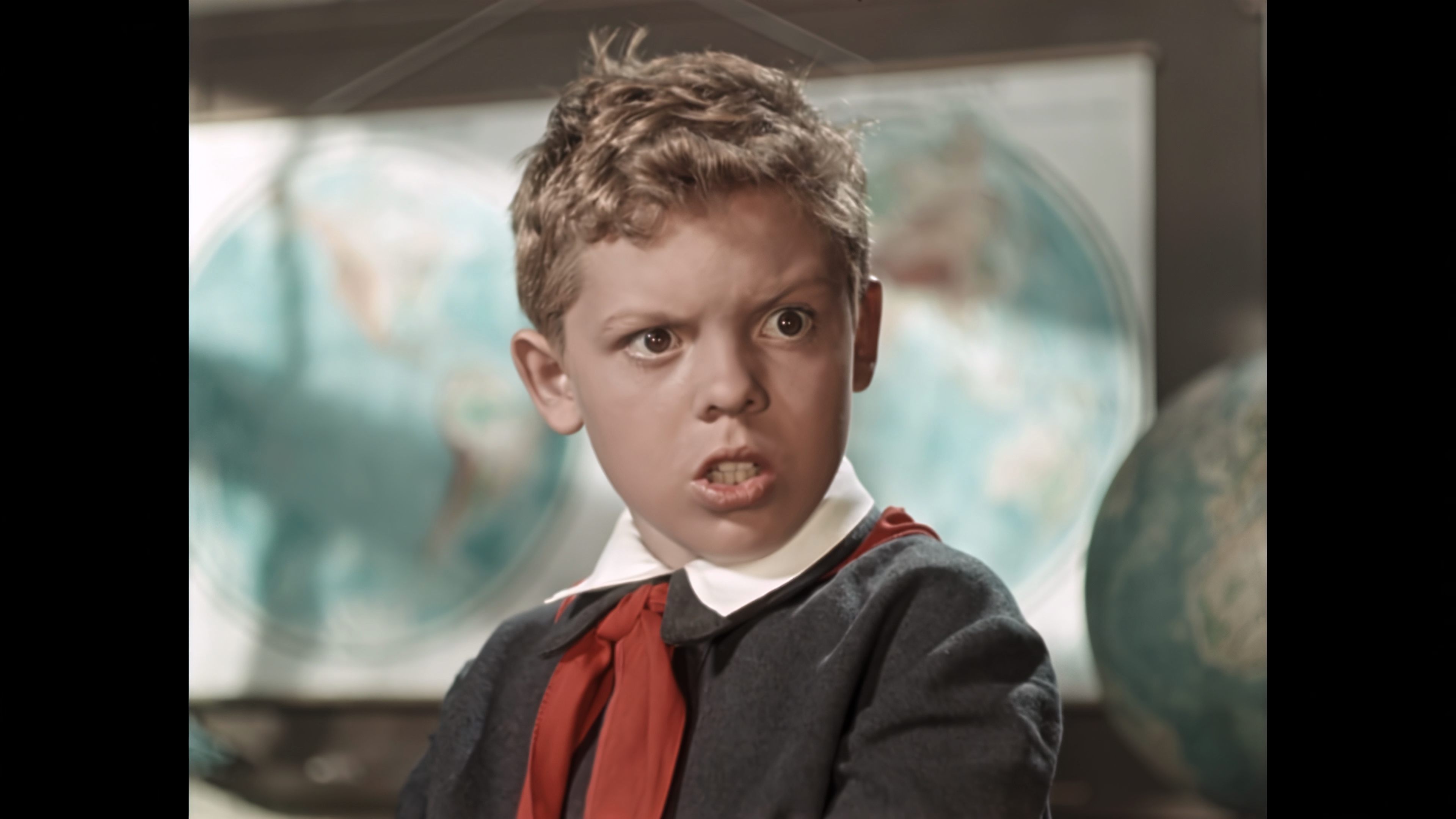 Старик Хоттабыч 1956 4К.mkv_20230821_104832.650.png