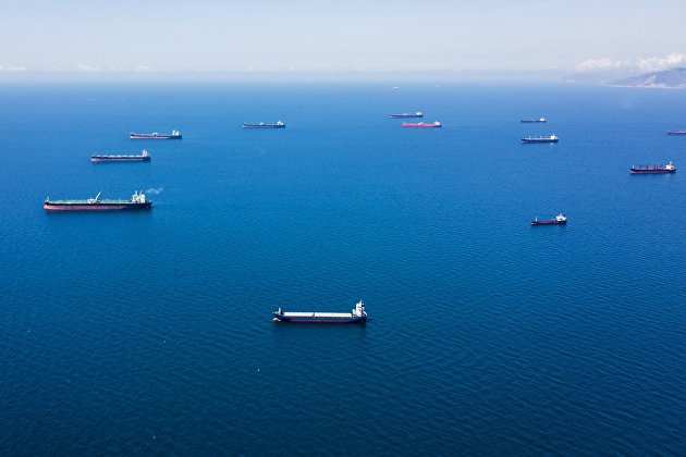 Страховщики повысили допплатежи для танкеров в Черном море, сообщило СМИ