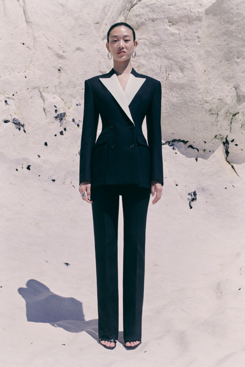 00017-Alexander-McQueen_Resort-2021.jpg