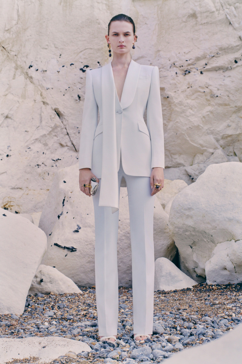 00018-Alexander-McQueen_Resort-2021.jpg