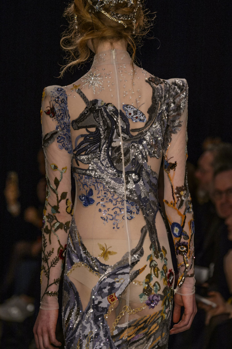 Alexander+McQueen+Fall+2016+Details+pB_LQqg8su4x.jpg