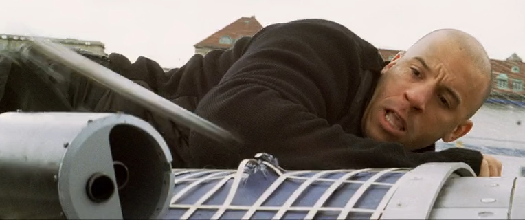 xXx.2002.HDRip-AVC.ExKinoRay.mkv_snapshot_01.47.54.845.png