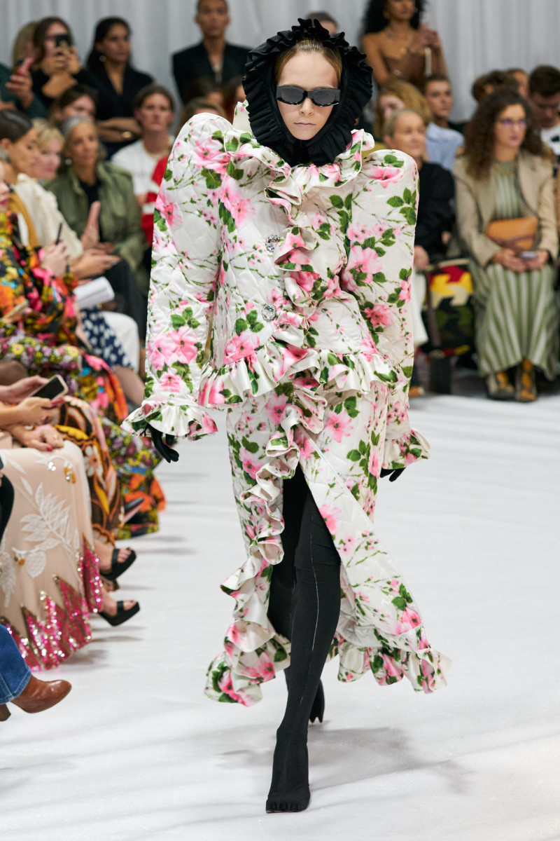 00008-Richard-Quinn-Spring-22-RTW-London-credit-gorunway.jpg