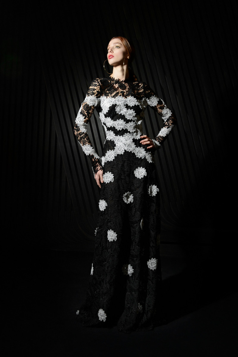 00024-NAEEM-KHAN-FALL-21-RTW-CREDIT-UKMARACAIBO-PHOTOGRAPHY.jpg