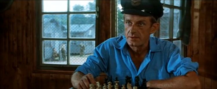 Побег к победе /Escape to Victory / 1981 (0:44:43 / 1:57:31)