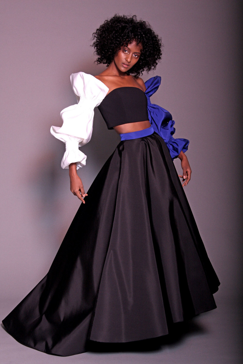 16-christian-siriano-pre-fall-2018.jpg