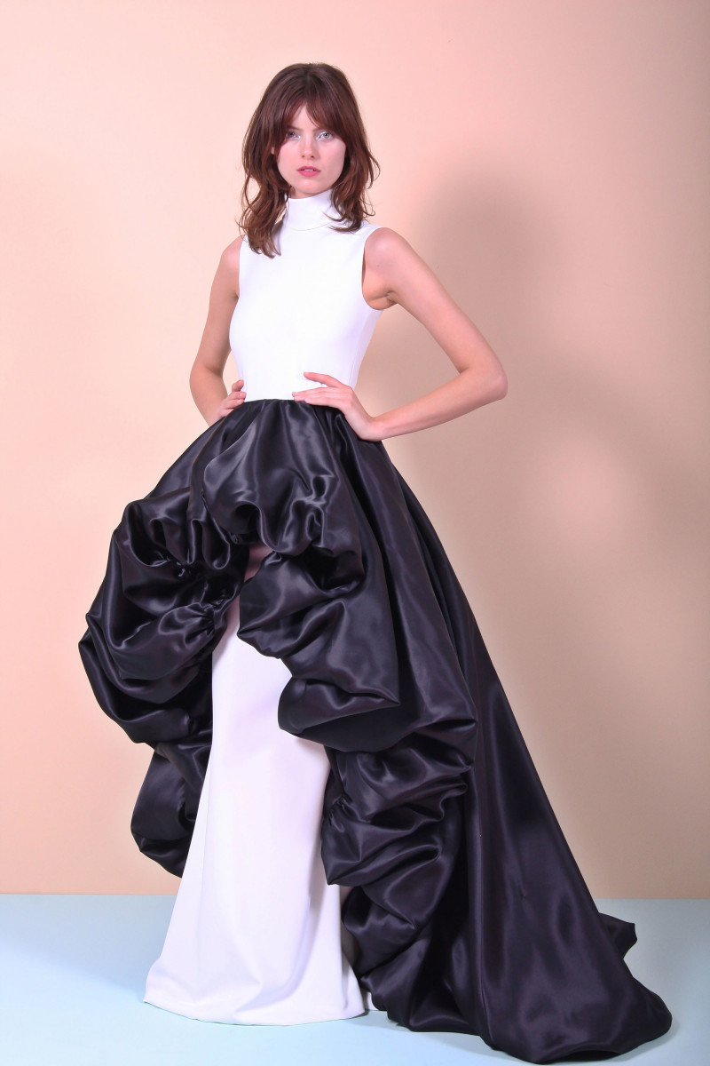 16-christian-siriano-resort-2018.jpg