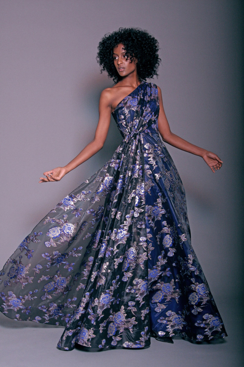 34-christian-siriano-pre-fall-2018.jpg